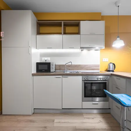 Zaphira, Nilie Hospitality Mgmt Tesalónica