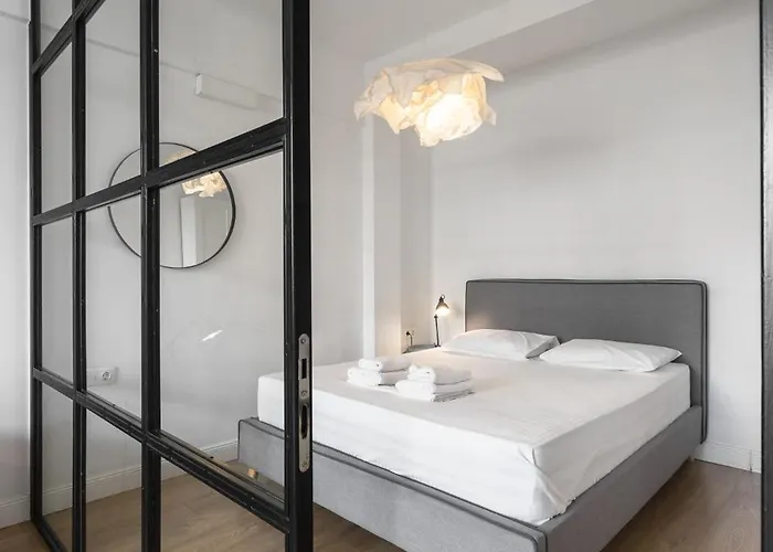 Zaphira, Nilie Hospitality Mgmt 아파트